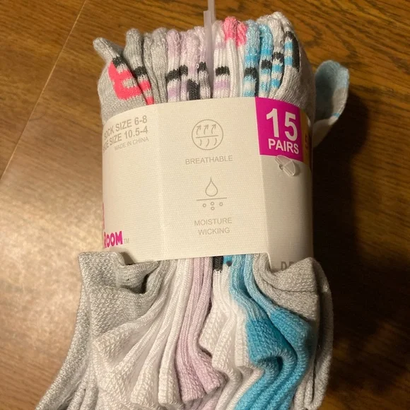 Locker Room Girl’s Socks 15 Pair - Picture 2 of 3